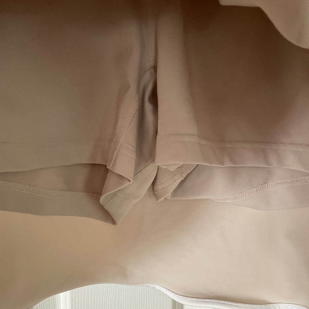 Slazenger Beige‎ and White Golf Skort. Size Small. - Picture 4 of 5